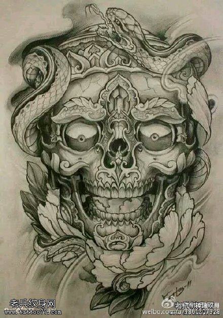 手绘蛇绕骷髅牡丹花纹身图案