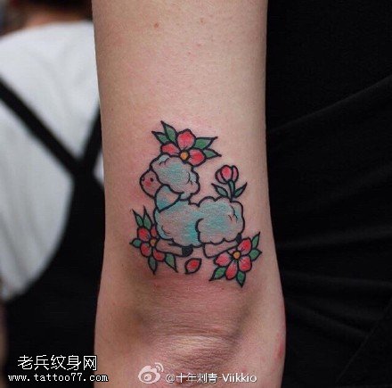 经典彩绘樱花纹身图案