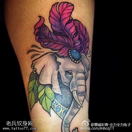 彩绘精美的大象纹身图案