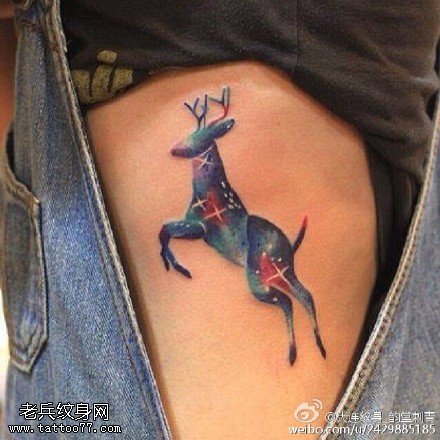 大腿上星空鹿纹身图案