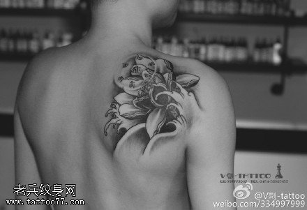 肩膀莲花纹身图案