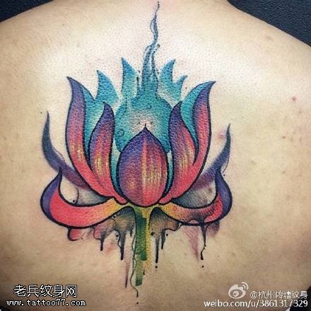 背部彩绘莲花纹身图案