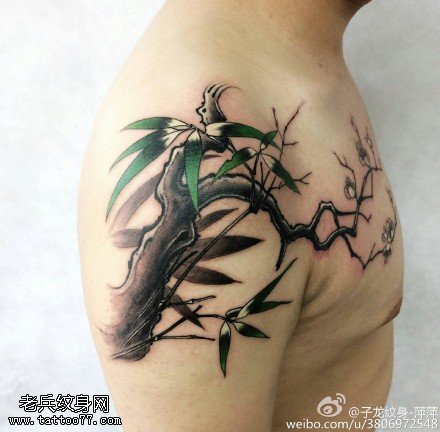 肩膀树藤纹身图案