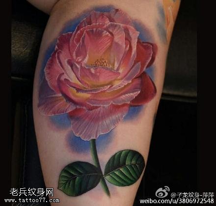 小腿漂亮的罂粟花纹身图案