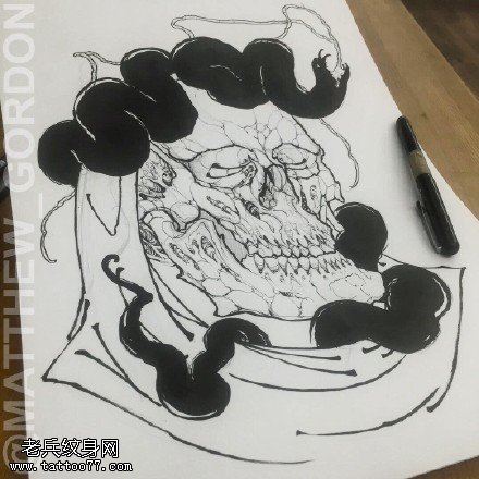 手稿素描蛇骷髅纹身图案