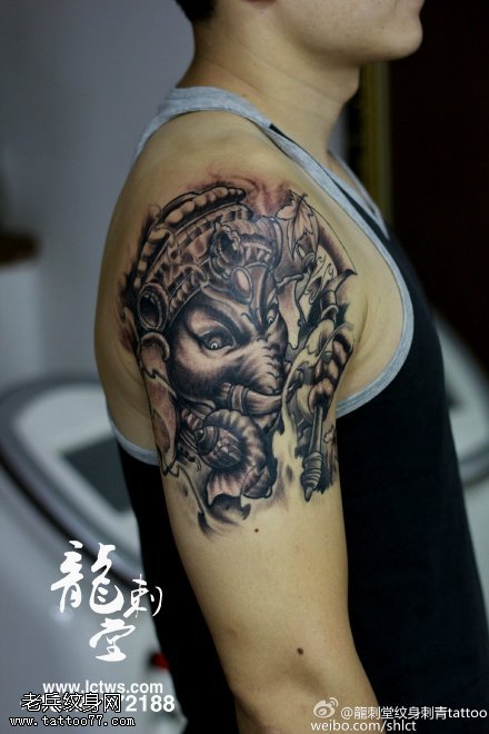 肩部经典象神纹身图案
