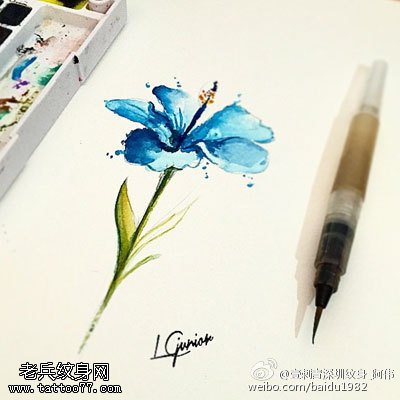 水彩风水仙花纹身图案