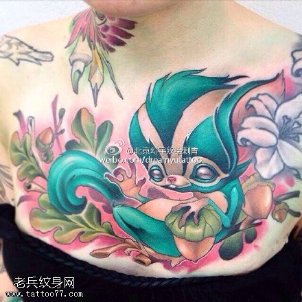 肩膀彩绘花狐狸纹身图案