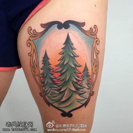 镜子里的松塔纹身图案