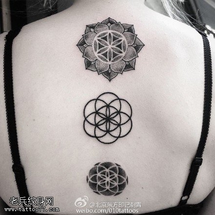 背部几何元素梵花纹身图案