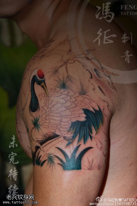 肩膀待续的仙鹤纹身图案