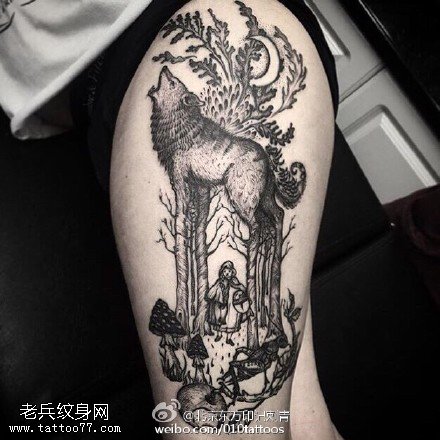 肩膀的狼图腾纹身图案
