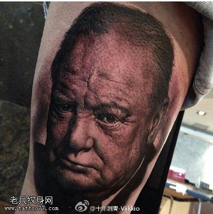 大腿上男士肖像纹身图案