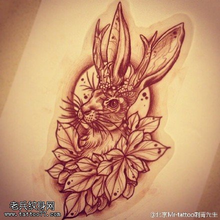 手稿兔子花卉纹身图案