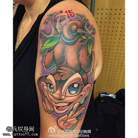 肩膀彩色的小猴子纹身图案