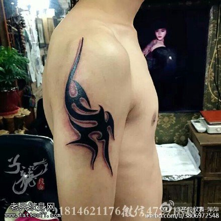 经典黑灰图腾纹身图案