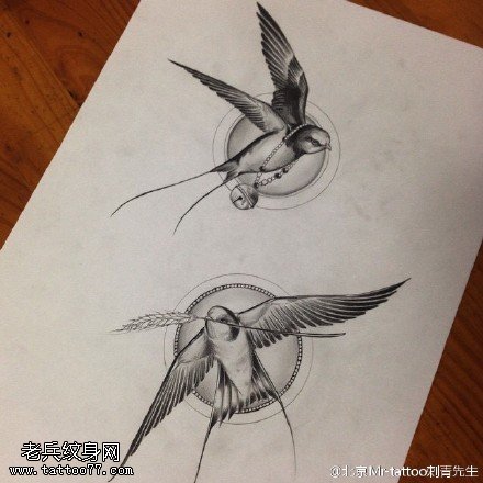 手稿的小鸟纹身图案