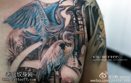 肩膀上的仙鹤纹身图案