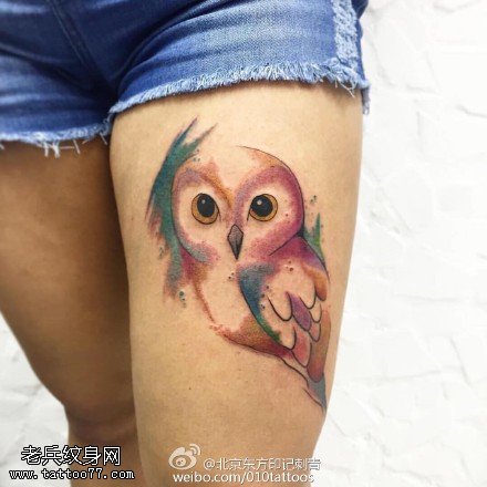 大腿水彩猫头鹰纹身图案