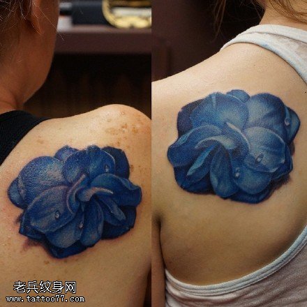 肩膀的母女花纹身图案