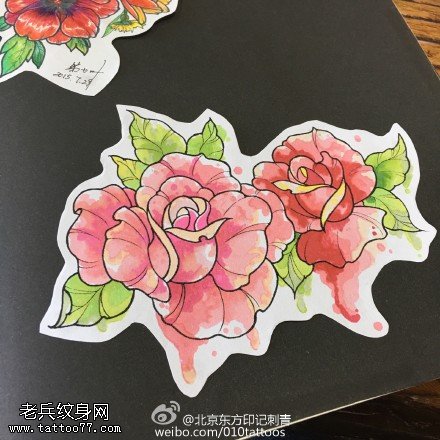 手稿红玫瑰纹身图案