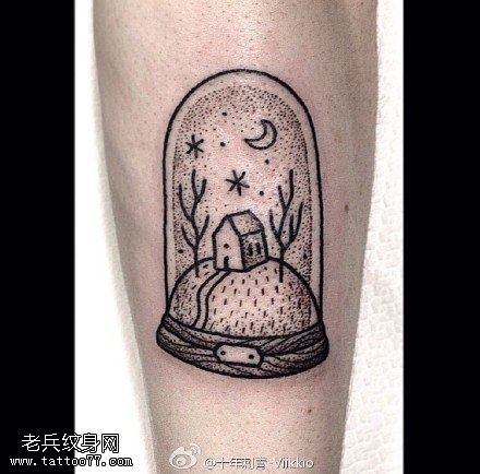 小腿上宁静的夜晚纹身图案