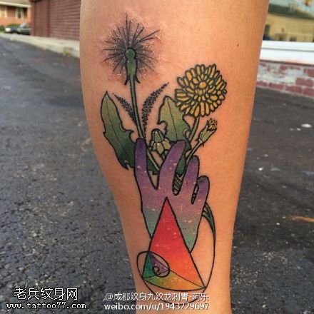 小腿上的植物纹身图案