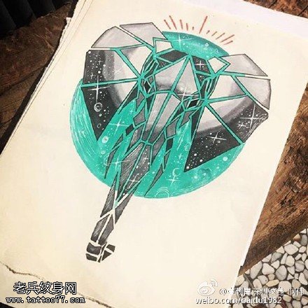 手绘逼真的钻石象纹身图案