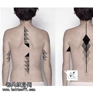 背部图形点刺纹身图案