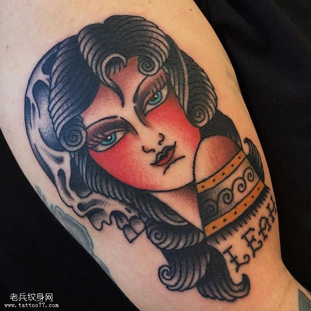 腿部欧美风小美女纹身图案