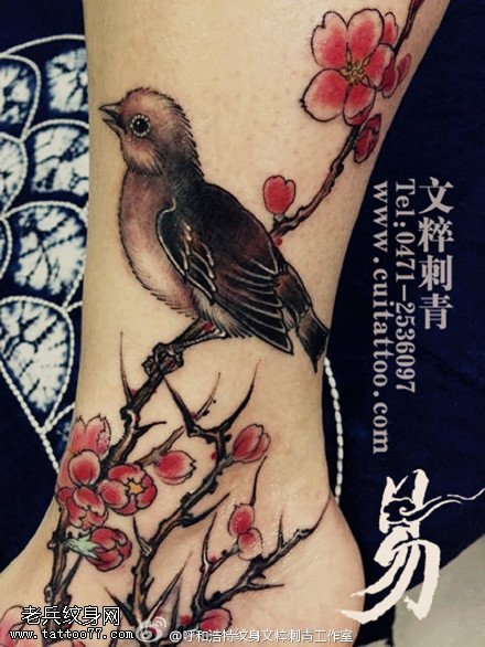 小腿的鸟儿纹身图案