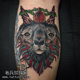 腿部的的山羊纹身图案