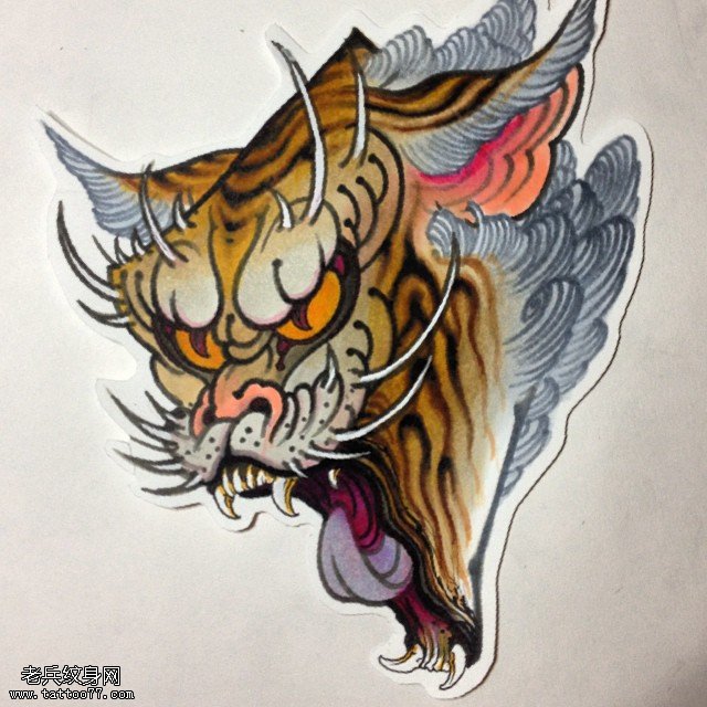手稿的龙头纹身图案