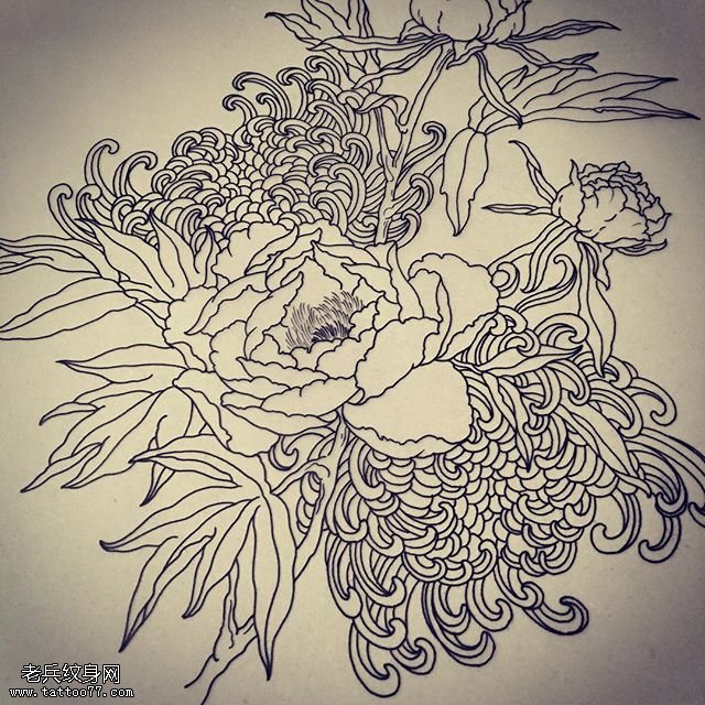 手稿点刺的花卉纹身图案