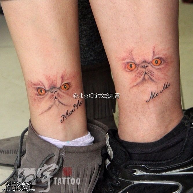 情侣脚腕上的猫咪纹身图案