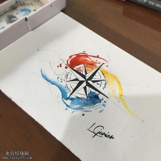 手稿水彩指南针纹身图案
