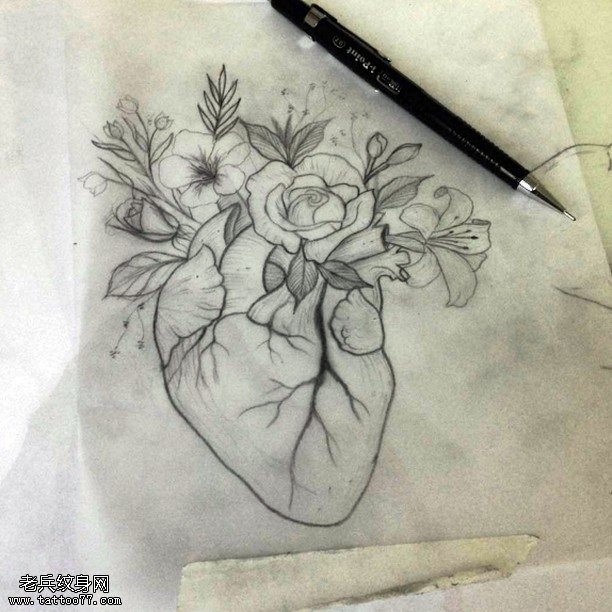 手稿素描心脏花纹身图案