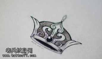 手稿简单漂亮的皇冠纹身图案