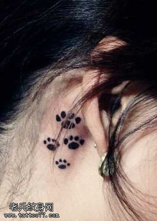耳部猫咪爪纹身图案