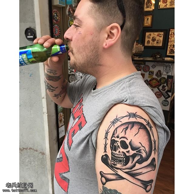 啤酒男骷髅纹身图案