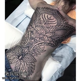 大背经典的梵花纹身图案