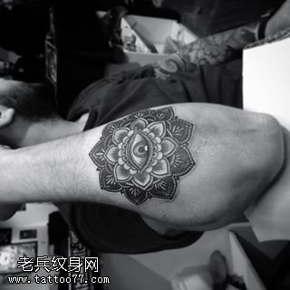 胳膊上的梵花眼纹身图案