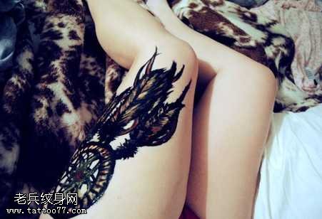 腿部捕梦网纹身图案