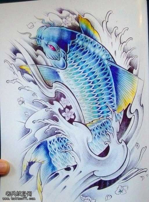 手稿传统蓝鲤鱼纹身图案