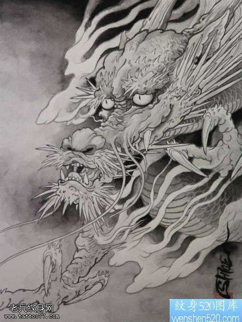 手稿霸气的龙头纹身图案