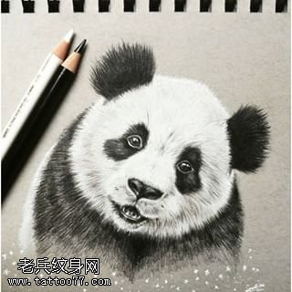 手稿写实的熊猫纹身图案