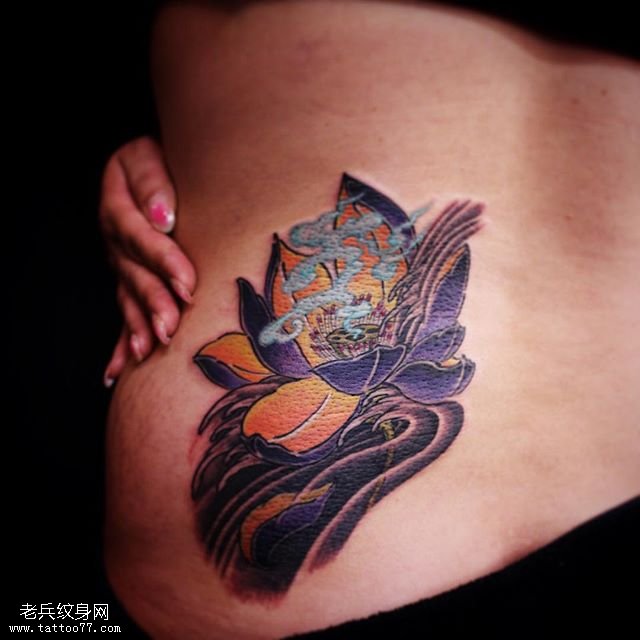 腰部经典莲花纹身图案