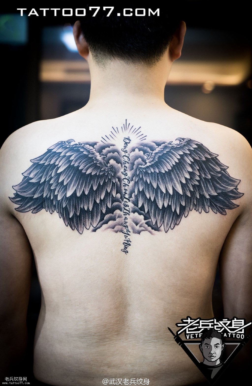 半背天使翅膀纹身图案作品