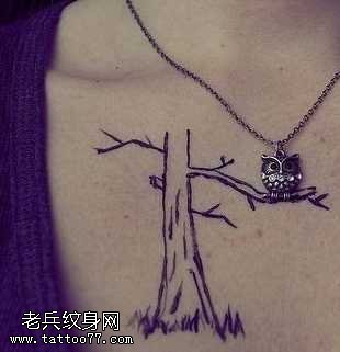 胸部树纹身图案