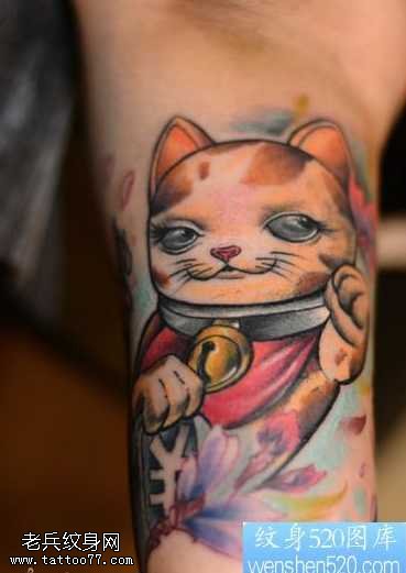 彩色招财猫纹身图案